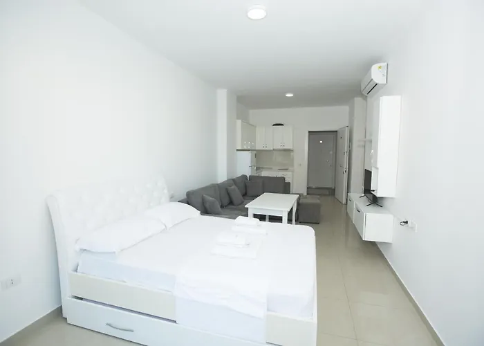 Royal Palace * Лежа