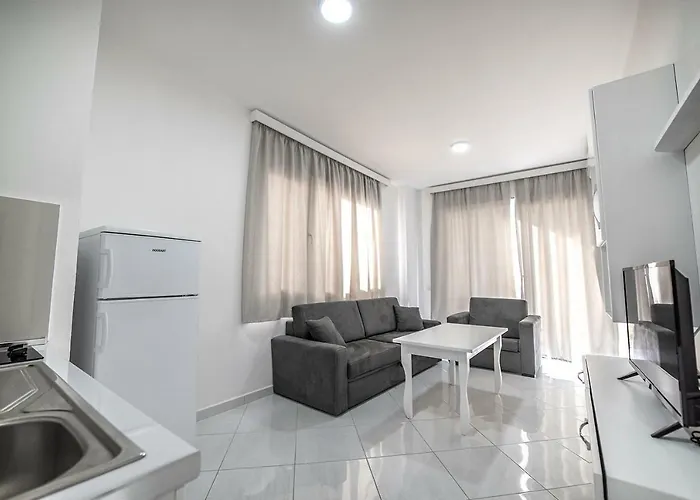 Royal Palace شقة فندقية Lezhë